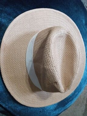 LIKE NEW J Crew OS Floppy Straw Wide Rim Hat